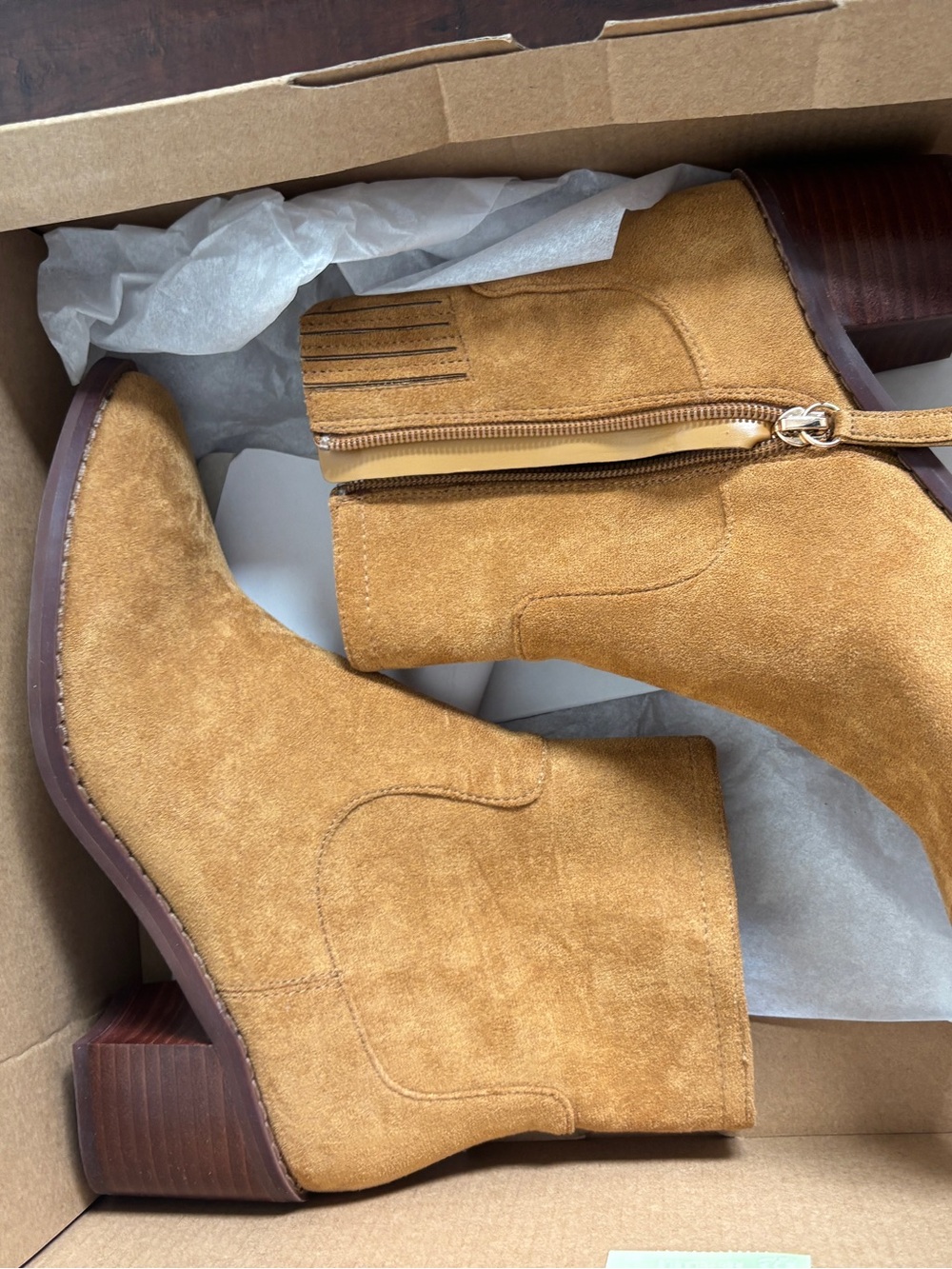 J. Crew NIB Women's Western Suede Ankle Boots in Camel - Picture 5 of 8